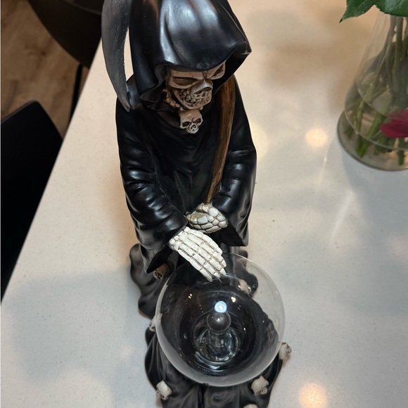 Grim Reaper Halloween Decor with Crystal Plasma Tesla BALL - Picture 3 of 15